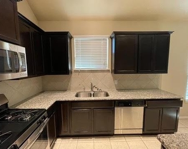 17118 Bedford Peak Ct - Photo Thumbnail 3