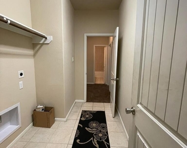 17118 Bedford Peak Ct - Photo Thumbnail 5
