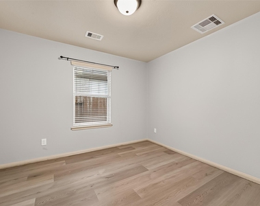 28207 Chalet Park Drive - Photo Thumbnail 25