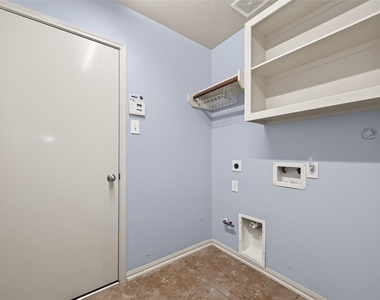 28207 Chalet Park Drive - Photo Thumbnail 34