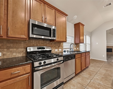 28207 Chalet Park Drive - Photo Thumbnail 12