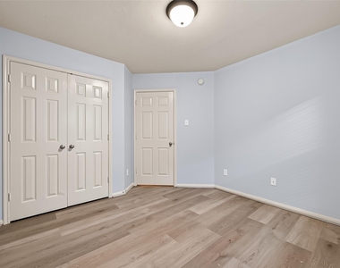 28207 Chalet Park Drive - Photo Thumbnail 28