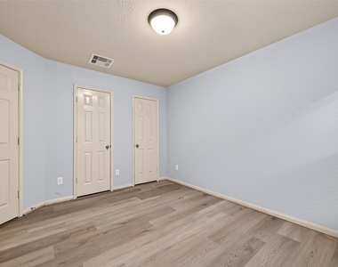 28207 Chalet Park Drive - Photo Thumbnail 30
