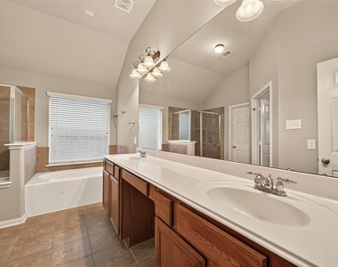 28207 Chalet Park Drive - Photo Thumbnail 17
