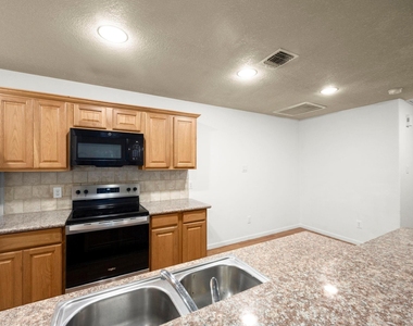 16803 Crestmont - Photo Thumbnail 11
