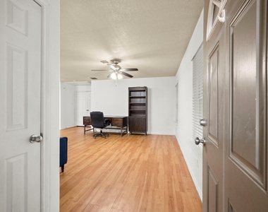 16803 Crestmont - Photo Thumbnail 4