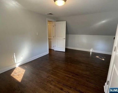 58 Hastings - Photo Thumbnail 20