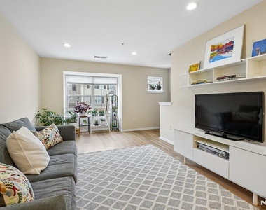 55 Greenbrook - Photo Thumbnail 3