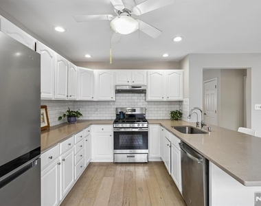 55 Greenbrook - Photo Thumbnail 10