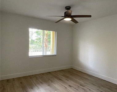 8234 Key Royal Circle - Photo Thumbnail 4