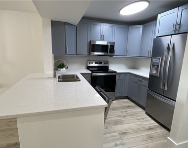 8234 Key Royal Circle - Photo Thumbnail 10