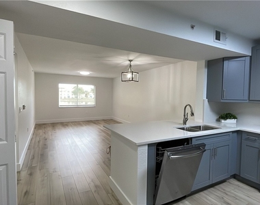 8234 Key Royal Circle - Photo Thumbnail 9