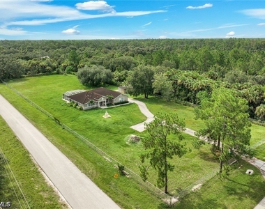 1795 Desoto Boulevard S - Photo Thumbnail 4