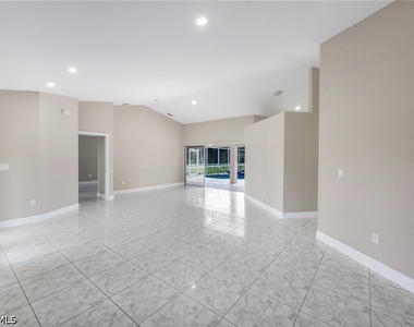 1795 Desoto Boulevard S - Photo Thumbnail 9