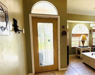 333 37th Avenue Nw - Photo Thumbnail 3