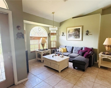 333 37th Avenue Nw - Photo Thumbnail 5