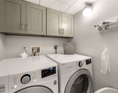 6855 Satinleaf Road S - Photo Thumbnail 20