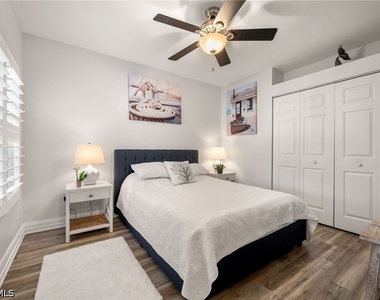 6855 Satinleaf Road S - Photo Thumbnail 4