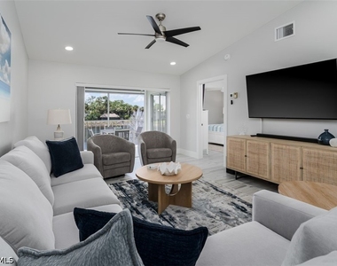 834 Gulf Pavilion Drive - Photo Thumbnail 9