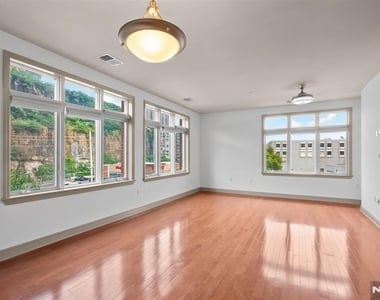 7400 River - Photo Thumbnail 15