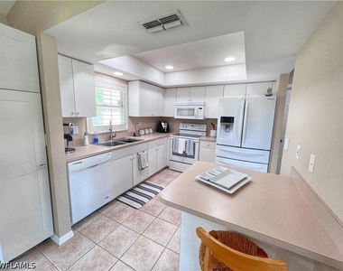 137 Se 17th Terrace - Photo Thumbnail 3