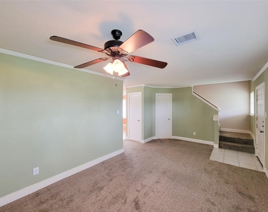 9607 Farrell Drive - Photo Thumbnail 6