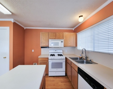 9607 Farrell Drive - Photo Thumbnail 16