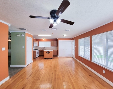 9607 Farrell Drive - Photo Thumbnail 12