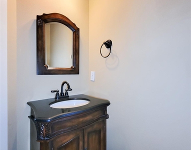 9607 Farrell Drive - Photo Thumbnail 7