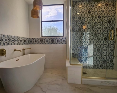 7040 Pelican Bay Boulevard - Photo Thumbnail 15
