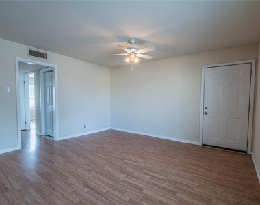 3918 Anita Street - Photo Thumbnail 5