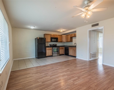 3918 Anita Street - Photo Thumbnail 4