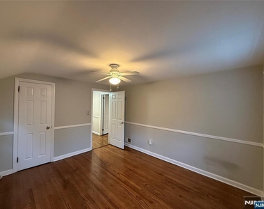 225 Hillside - Photo Thumbnail 8