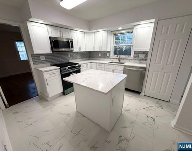 225 Hillside - Photo Thumbnail 3