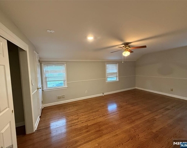 225 Hillside - Photo Thumbnail 7
