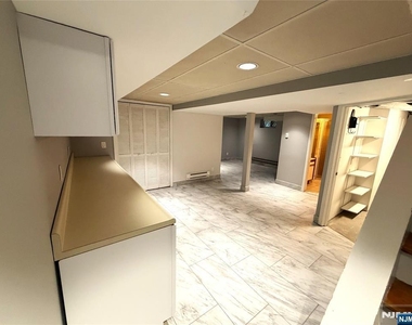 225 Hillside - Photo Thumbnail 10
