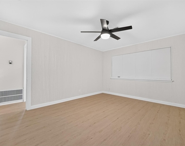 6131 Birdwood Road - Photo Thumbnail 15