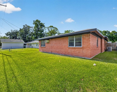 6131 Birdwood Road - Photo Thumbnail 21