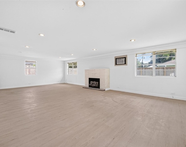 6131 Birdwood Road - Photo Thumbnail 7