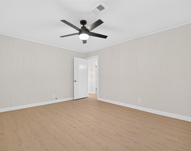 6131 Birdwood Road - Photo Thumbnail 16
