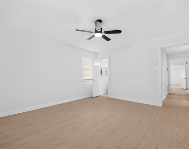 6131 Birdwood Road - Photo Thumbnail 17