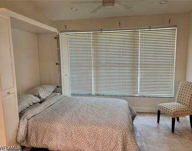 1340 Charleston Square Drive - Photo Thumbnail 10