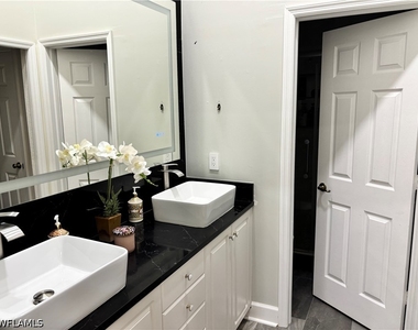 1340 Charleston Square Drive - Photo Thumbnail 13