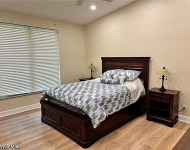 1340 Charleston Square Drive - Photo Thumbnail 12