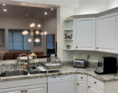 1340 Charleston Square Drive - Photo Thumbnail 6