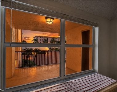 3200 Gulf Shore Boulevard N - Photo Thumbnail 15