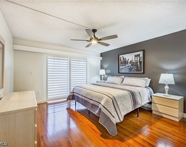 3200 Gulf Shore Boulevard N - Photo Thumbnail 18
