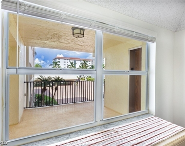 3200 Gulf Shore Boulevard N - Photo Thumbnail 14