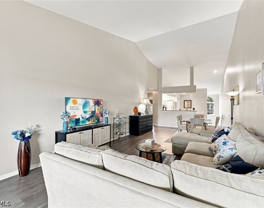 13641 Worthington Way - Photo Thumbnail 5