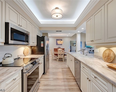 776 Willowbrook Drive - Photo Thumbnail 6